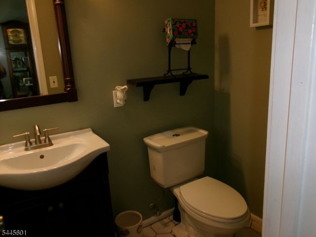 12 Wolfe Dr, Wanaque Boro, NJ 07465