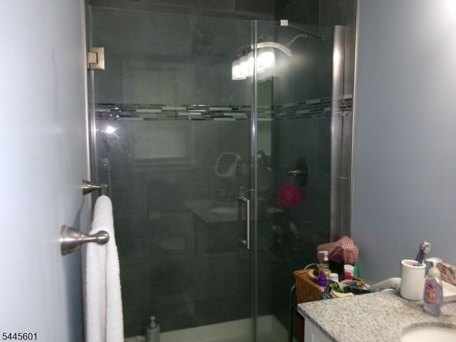 12 Wolfe Dr, Wanaque Boro, NJ 07465