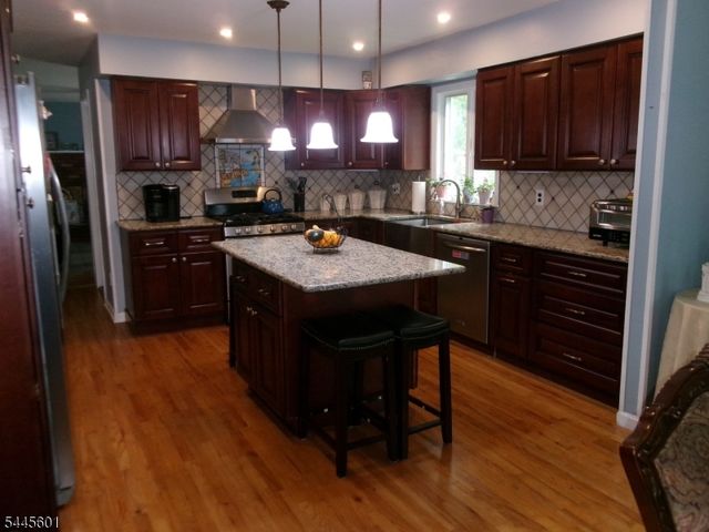 12 Wolfe Dr, Wanaque Boro, NJ 07465