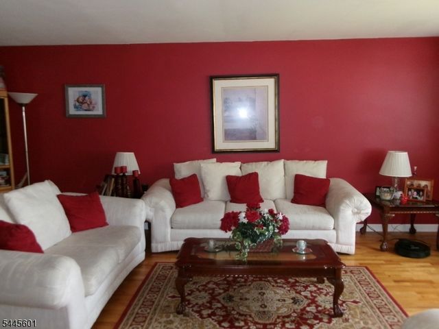 12 Wolfe Dr, Wanaque Boro, NJ 07465