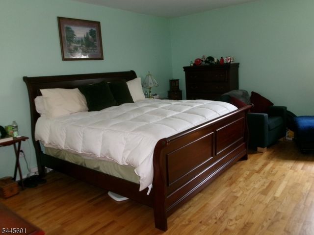 12 Wolfe Dr, Wanaque Boro, NJ 07465