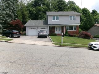 12 Wolfe Dr, Wanaque Boro, NJ 07465