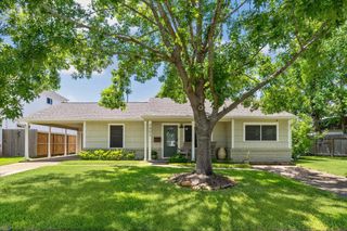 1402 Hewitt Drive, Houston, TX 77018