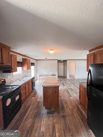 4720 Otter Creek Circle, Blackshear, GA 31516