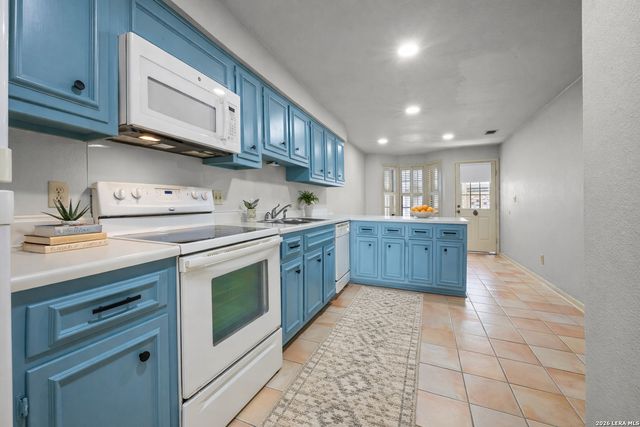 2611 Eisenhauer Rd Apt 901, San Antonio, TX 78209