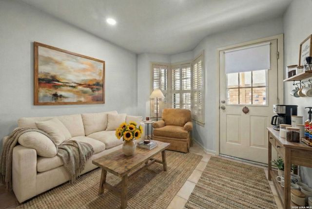 2611 Eisenhauer Rd Apt 901, San Antonio, TX 78209