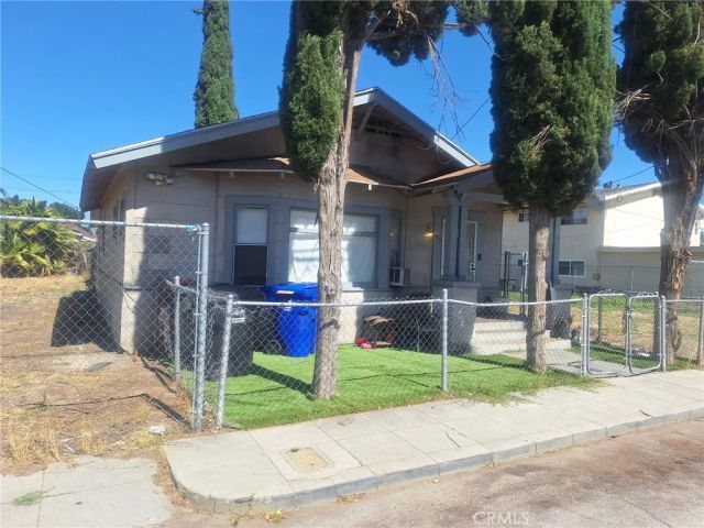 669 N Crescent, San Bernardino, CA 92410