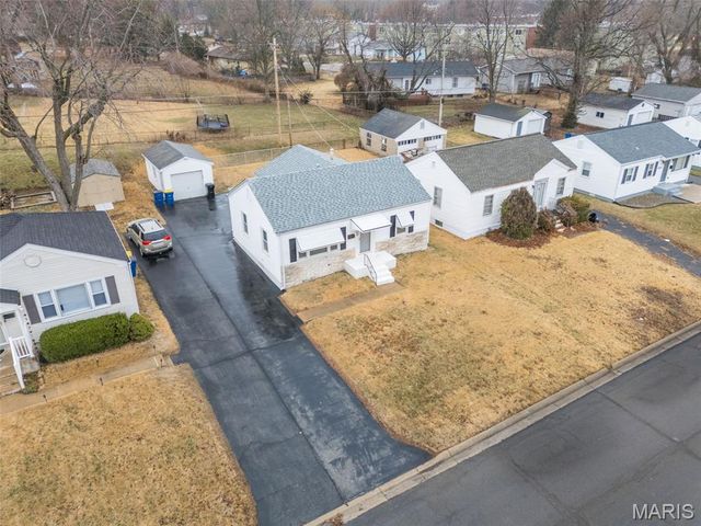 4332 Saint Leo Lane, St Ann, MO 63074