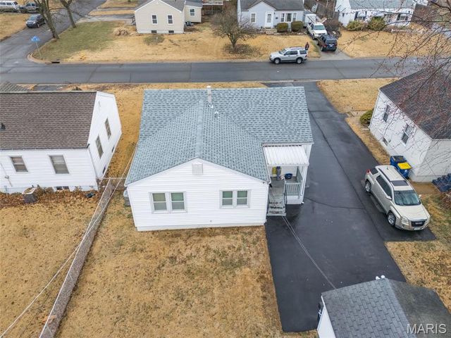 4332 Saint Leo Lane, St Ann, MO 63074