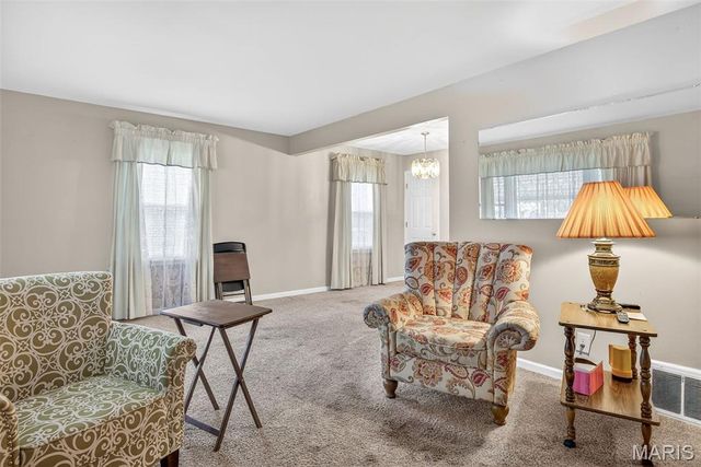 4332 Saint Leo Lane, St Ann, MO 63074