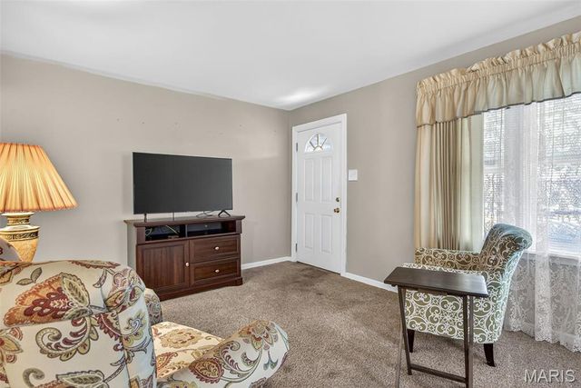 4332 Saint Leo Lane, St Ann, MO 63074