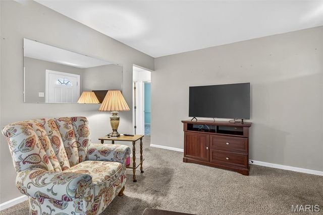 4332 Saint Leo Lane, St Ann, MO 63074