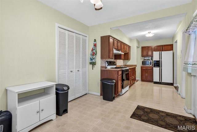 4332 Saint Leo Lane, St Ann, MO 63074