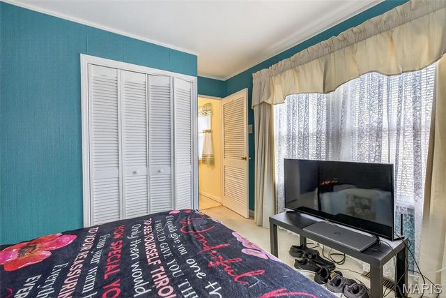 4332 Saint Leo Lane, St Ann, MO 63074