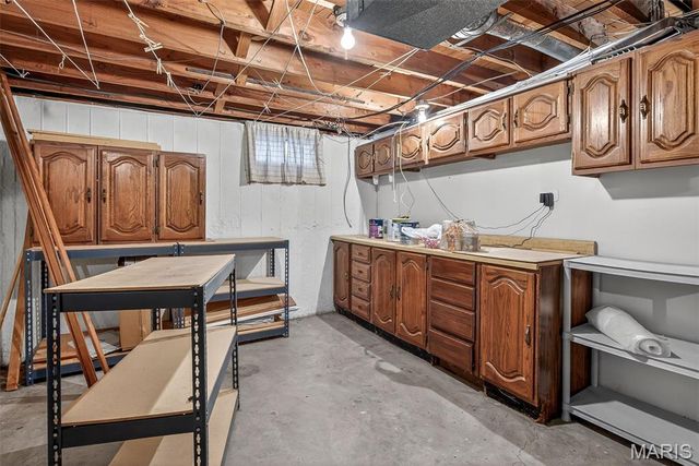 4332 Saint Leo Lane, St Ann, MO 63074