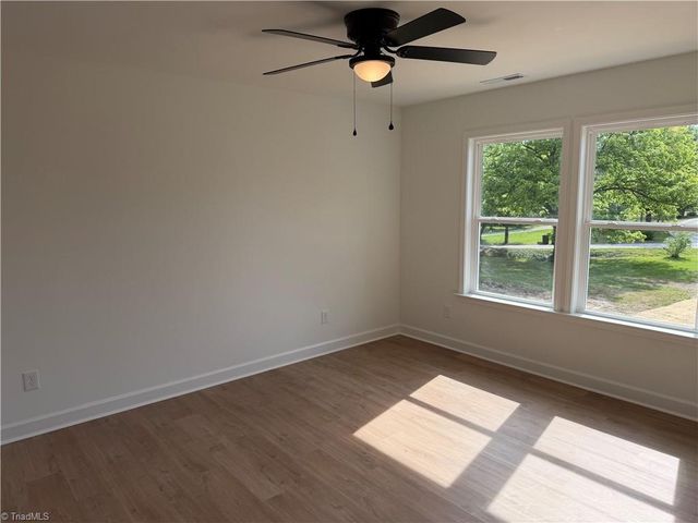 113 Hillside Drive, Thomasville, NC 27360