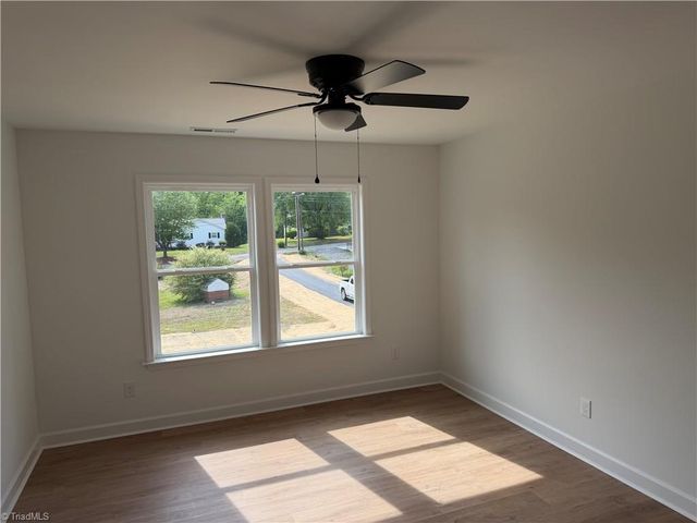 113 Hillside Drive, Thomasville, NC 27360