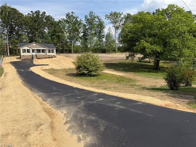 113 Hillside Drive, Thomasville, NC 27360