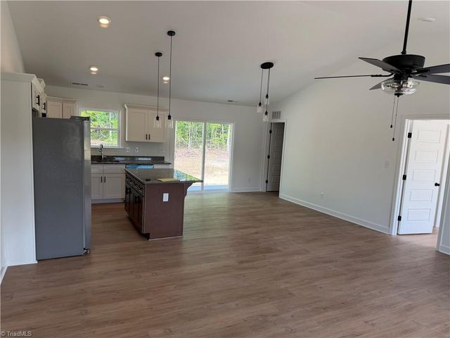 113 Hillside Drive, Thomasville, NC 27360