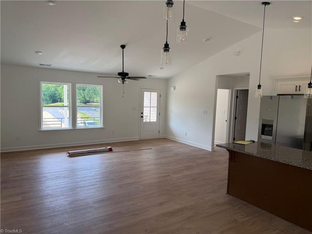 113 Hillside Drive, Thomasville, NC 27360