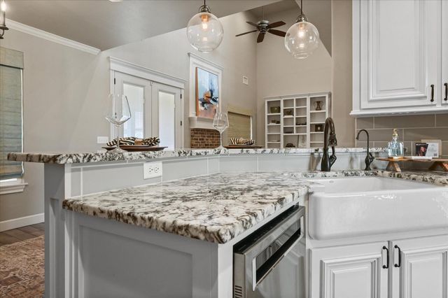 825 Ave T, Shallowater, TX 79363