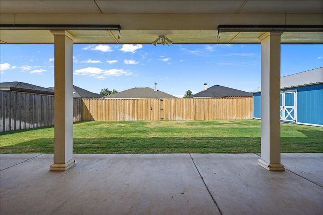 825 Ave T, Shallowater, TX 79363
