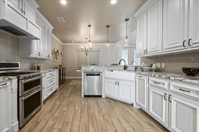 825 Ave T, Shallowater, TX 79363