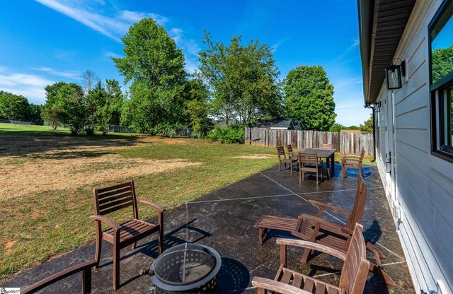 1444 Roddy Road, Campobello, SC 29322