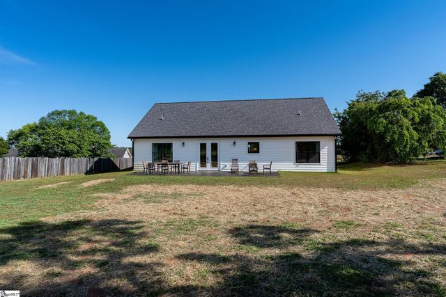 1444 Roddy Road, Campobello, SC 29322