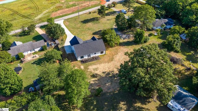 1444 Roddy Road, Campobello, SC 29322