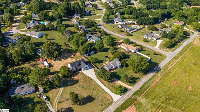 1444 Roddy Road, Campobello, SC 29322