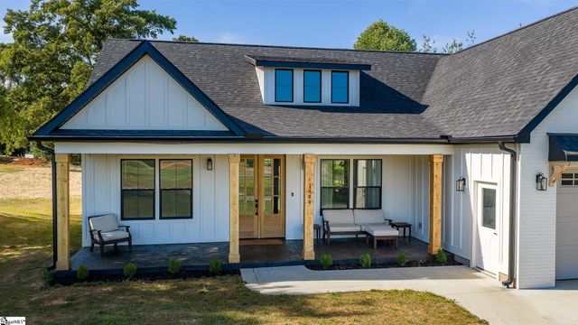 1444 Roddy Road, Campobello, SC 29322