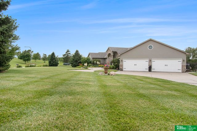 17808 S Reflection Avenue, Bennington, NE 68007