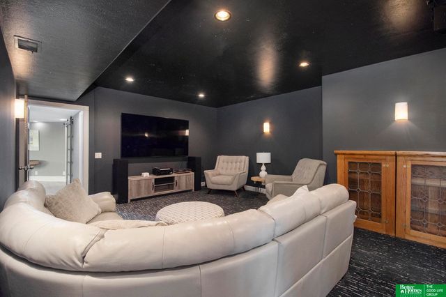 17808 S Reflection Avenue, Bennington, NE 68007