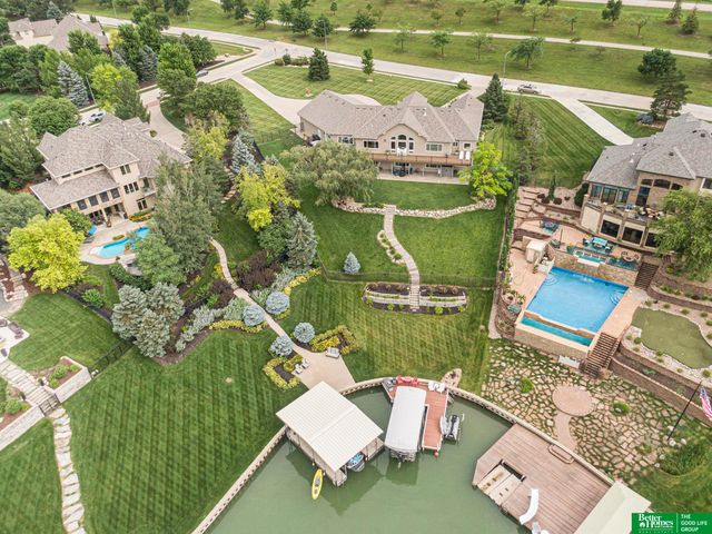 17808 S Reflection Avenue, Bennington, NE 68007