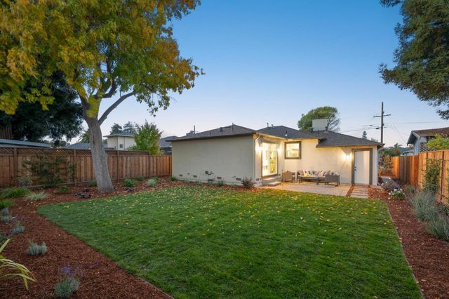 840 8th Avenue, Redwood City, CA 94063