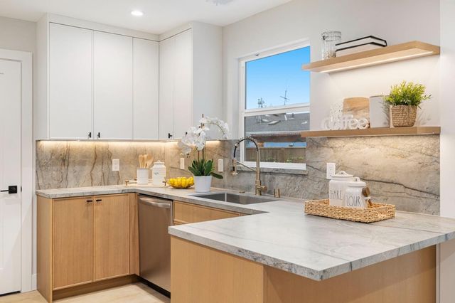 840 8th Avenue, Redwood City, CA 94063