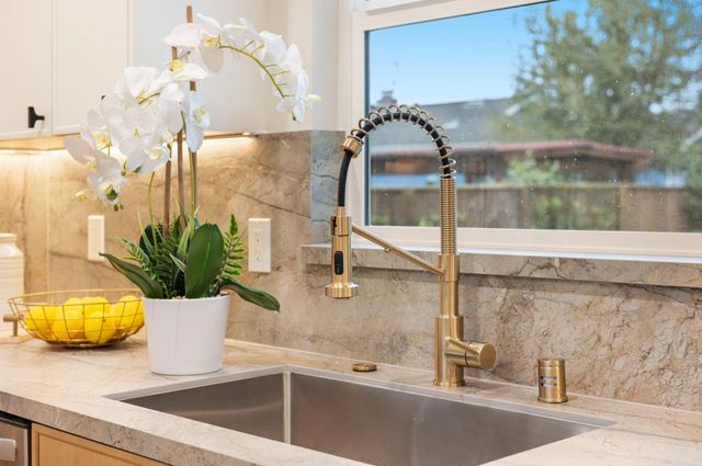 840 8th Avenue, Redwood City, CA 94063