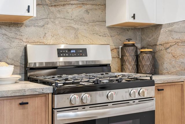 840 8th Avenue, Redwood City, CA 94063