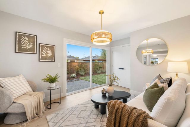 840 8th Avenue, Redwood City, CA 94063