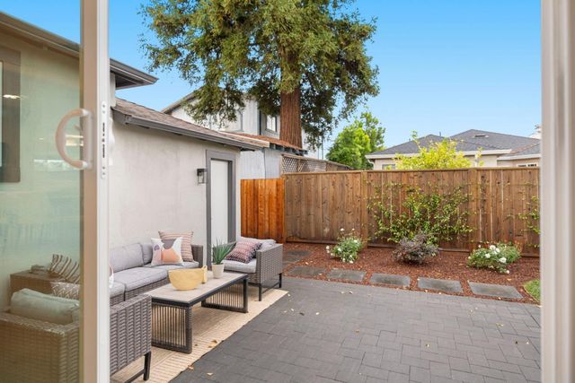 840 8th Avenue, Redwood City, CA 94063