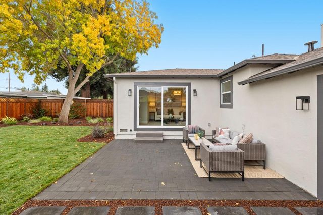 840 8th Avenue, Redwood City, CA 94063