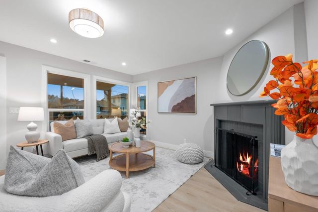 840 8th Avenue, Redwood City, CA 94063