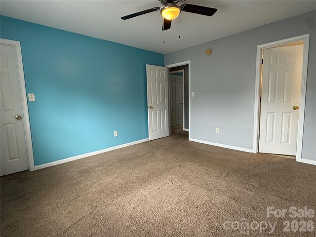 8134 Kings Creek Drive, Charlotte, NC 28273