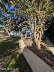 10123 LEISURE Lane N, Jacksonville, FL 32256