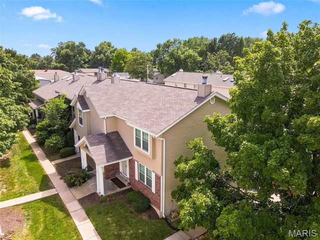 40 Trailside Court 2, St Peters, MO 63303
