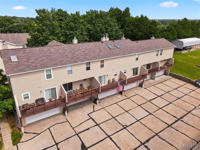 40 Trailside Court 2, St Peters, MO 63303