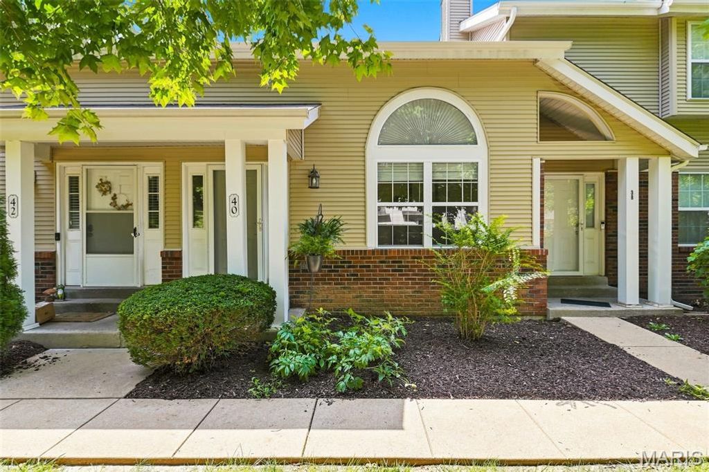 40 Trailside Court 2, St Peters, MO 63303