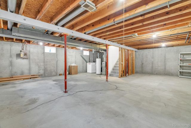 2140 W Drahner Road, Oxford Charter Township, MI 48371