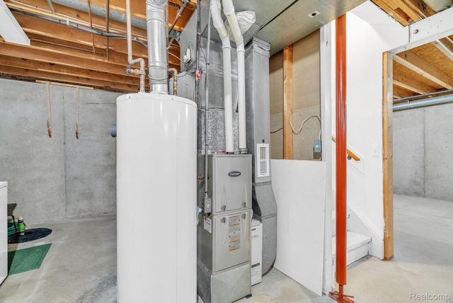 2140 W Drahner Road, Oxford Charter Township, MI 48371